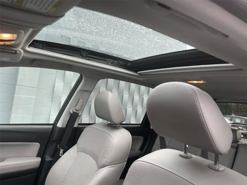 Used 2016 Subaru Forester 2.5i Touring w/ Eyesight & Navigation System image 24