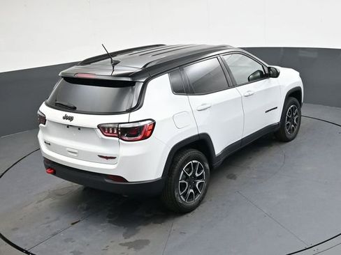 Used 2024 Jeep Compass Trailhawk image 27
