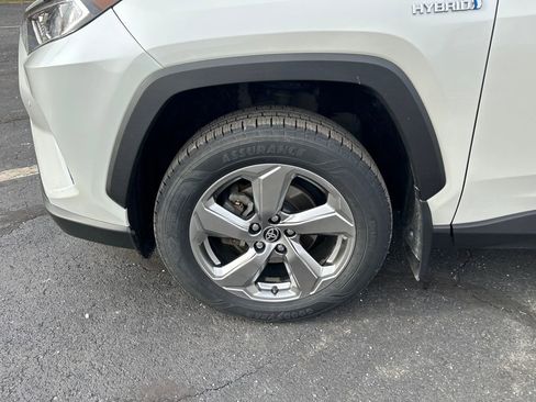 Used 2020 Toyota RAV4 Limited image 28