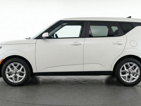 Used 2025 Kia Soul LX w/ LX Technology Package image 5