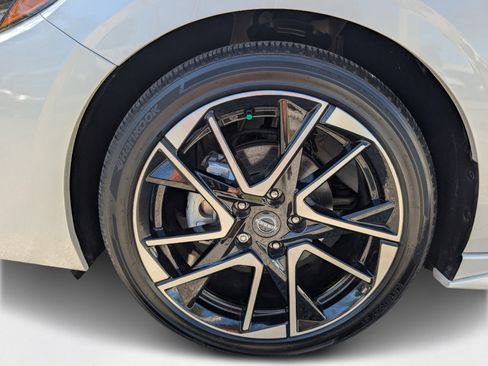 Certified 2025 Nissan Sentra SR w/ SR Premium Package image 9