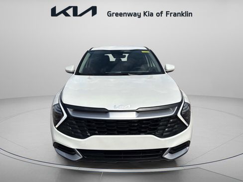 New 2025 Kia Sportage LX image 2