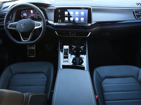 Certified 2025 Volkswagen Atlas Cross Sport SEL R-Line image 29