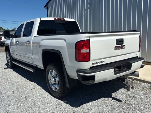 Used 2018 GMC Sierra 3500 Denali w/ Duramax Plus Package AWD/4WD image 3