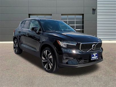 Used 2025 Volvo XC40 B5 Plus