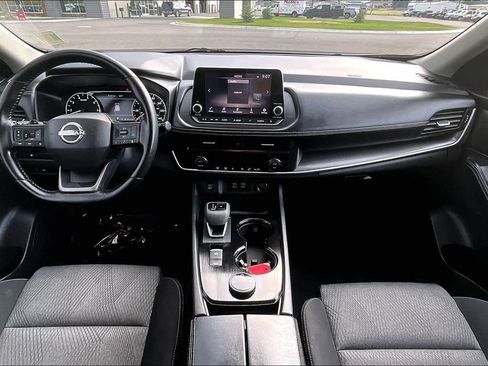 Used 2025 Nissan Rogue SV AWD/4WD image 16