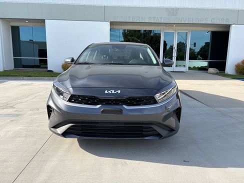 Used 2023 Kia Forte LXS FWD image 3