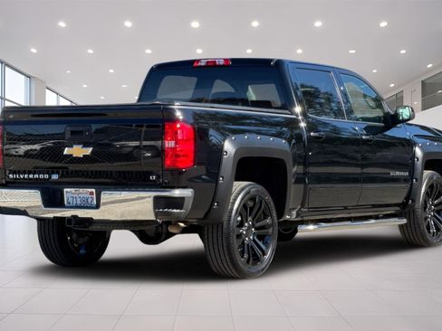 Used 2018 Chevrolet Silverado 1500 LT w/ LT Eassist Package RWD image 4