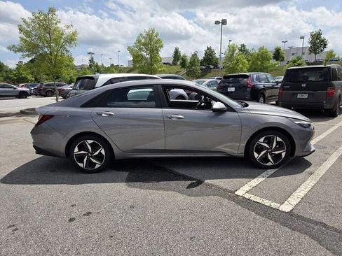 Used 2023 Hyundai Elantra SEL w/ Convenience Package FWD image 7