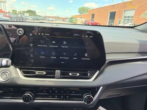 Used 2026 Chevrolet Equinox LT AWD/4WD image 10