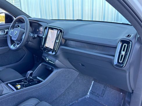 Used 2023 Volvo XC40 Recharge Plus w/ Protection Package Premier image 15