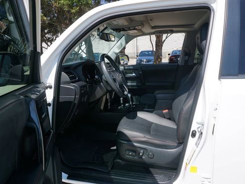 Used 2019 Toyota 4Runner TRD Off-Road Premium image 2