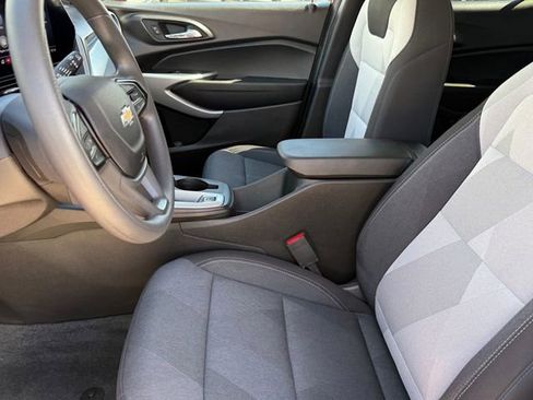 Used 2026 Chevrolet Trax LS FWD image 9