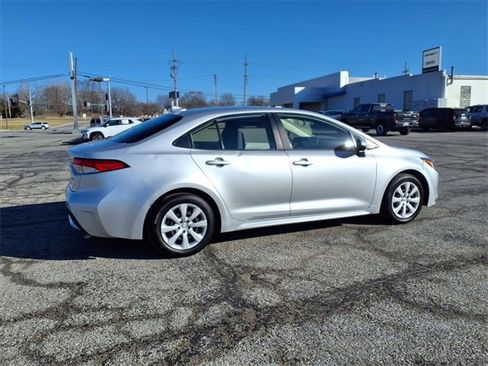 Used 2022 Toyota Corolla LE image 12