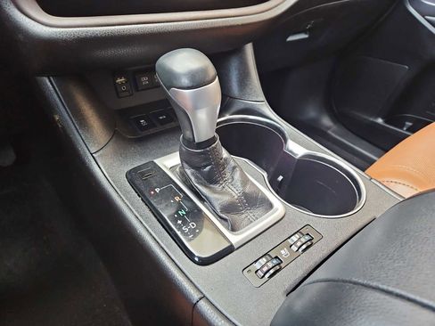 Used 2018 Toyota Highlander Limited FWD image 53