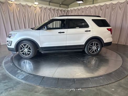 Used 2017 Ford Explorer Sport w/ Equipment Group 401A AWD/4WD image 8