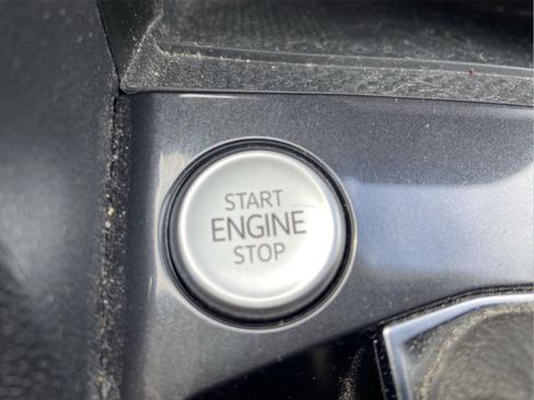 Used 2023 Volkswagen Tiguan SE AWD/4WD image 27