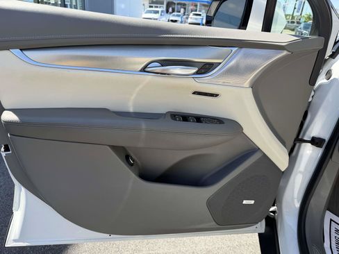 Certified 2023 Cadillac XT5 Premium Luxury w/ Technology Package AWD/4WD image 19