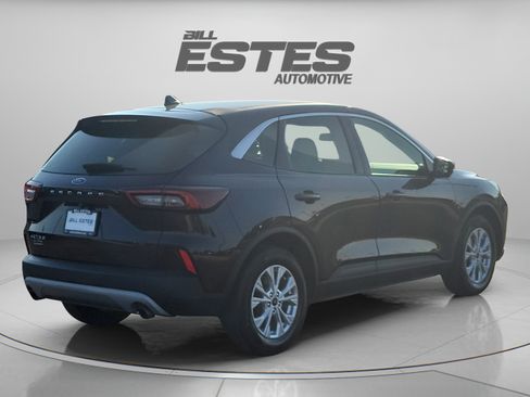Used 2023 Ford Escape Active w/ Tech Pack #2 FWD image 4