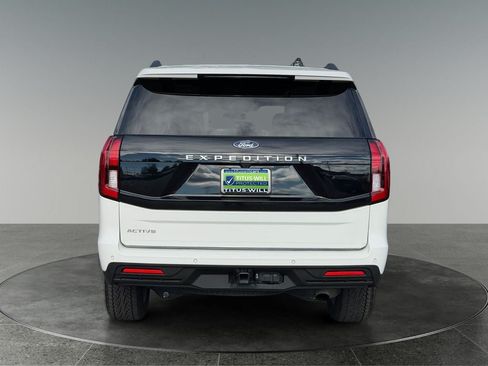 Used 2025 Ford Expedition Active AWD/4WD image 8