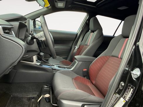 Used 2024 Toyota Corolla Cross AWD Hybrid w/ Moonroof Package image 8