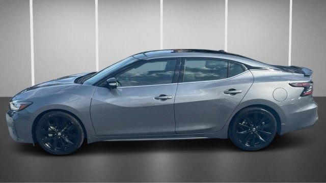 Used 2021 Nissan Maxima SR w/ Sport Mat Group FWD image 12
