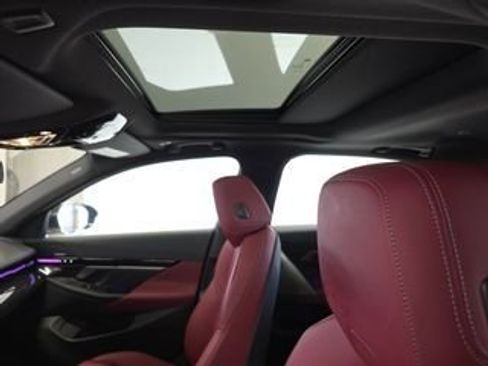 Used 2024 BMW 530i image 4