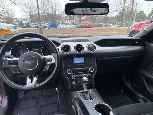 Used 2020 Ford Mustang GT image 9