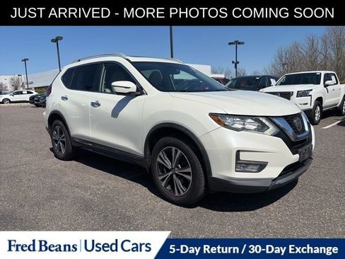 Used 2018 Nissan Rogue SL w/ Premium Package image 1