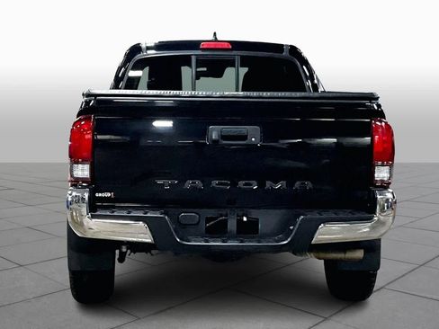 Certified 2022 Toyota Tacoma SR5 image 4