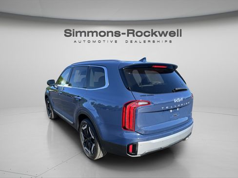 Used 2023 Kia Telluride S w/ S Sunroof Package AWD/4WD image 3