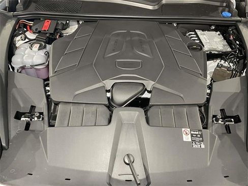 Used 2021 Porsche Macan image 22