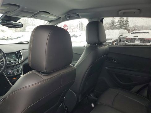 Certified 2017 Chevrolet Trax LT w/ LT Convenience Package image 9