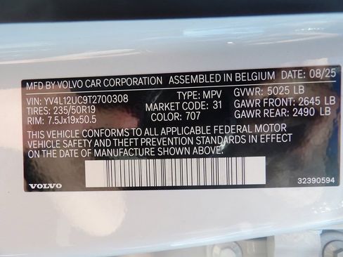New 2026 Volvo XC40 B5 Plus w/ Protection Package Premier AWD/4WD image 32