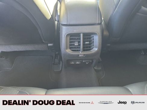 Used 2023 Jeep Cherokee Altitude Lux image 26