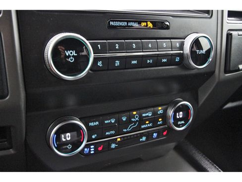 Used 2020 Ford Expedition XLT w/ Equipment Group 202A RWD image 28