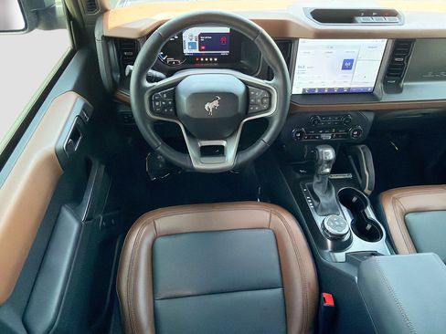 Used 2024 Ford Bronco Outer Banks AWD/4WD image 16