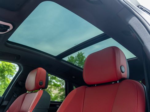 Certified 2021 Porsche Macan S AWD/4WD image 36