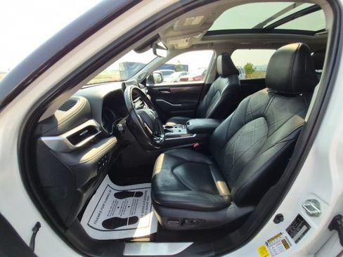 Used 2020 Toyota Highlander Platinum AWD/4WD image 9
