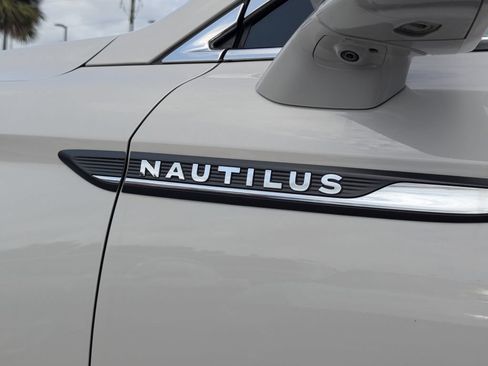 Used 2019 Lincoln Nautilus Reserve FWD image 16