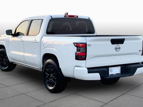 Used 2022 Nissan Frontier SV RWD image 12