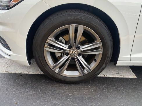 Used 2021 Volkswagen Jetta R-Line w/ R-Line Cold Weather Package FWD image 12