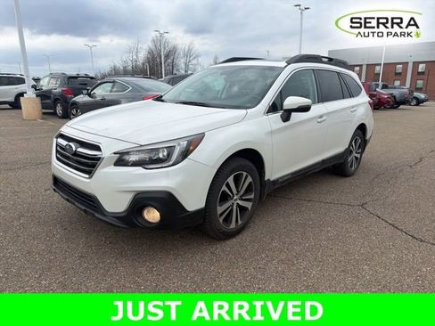 Used 2018 Subaru Outback 2.5i Limited image 1