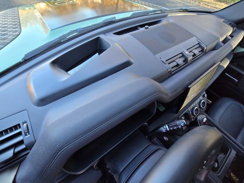 Used 2023 Land Rover Defender 110 75th Limited Edition image 11