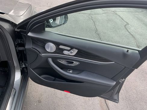 Used 2017 Mercedes-Benz E 300 4MATIC image 35