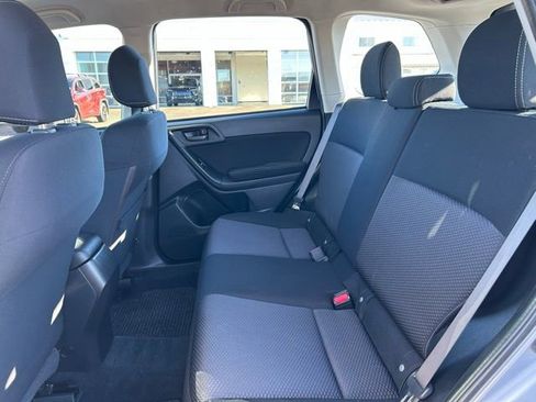 Used 2014 Subaru Forester 2.5i image 8