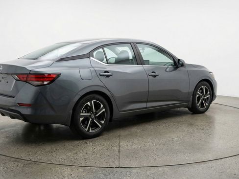 Used 2025 Nissan Sentra SV FWD image 9