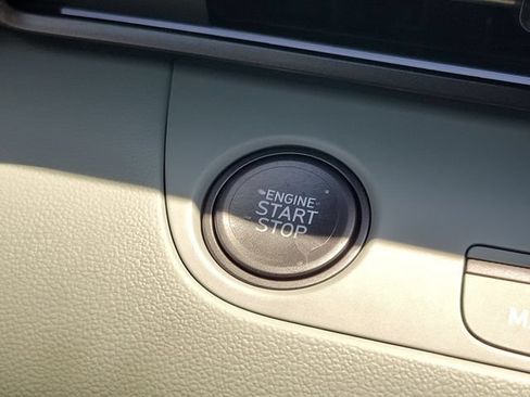 New 2026 Hyundai Elantra Limited FWD image 10