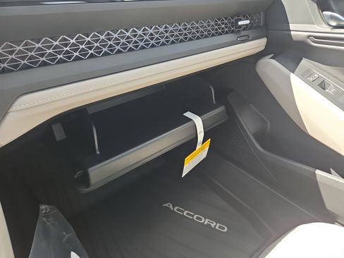 New 2025 Honda Accord SE image 27