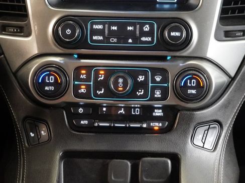Used 2020 Chevrolet Tahoe LT w/ Luxury Package AWD/4WD image 23